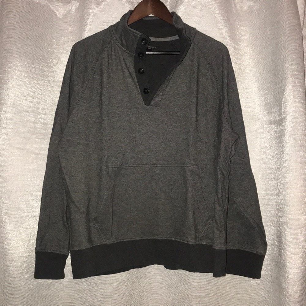 Grey upscale sweatshirt